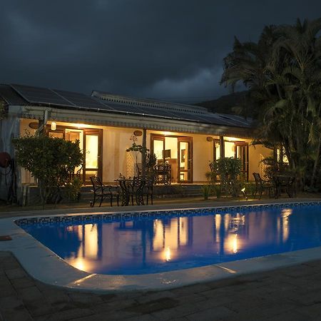 Auberge D'Anse Boileau & Restaurant Chez Plume Exterior photo
